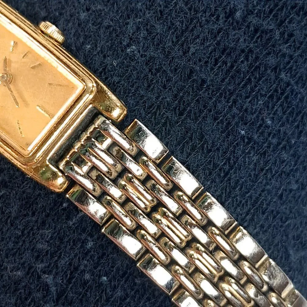 Vintage Seiko Watch Women Gold Tone Gold Dial Rectangle bracelet 2E20-7023 dress